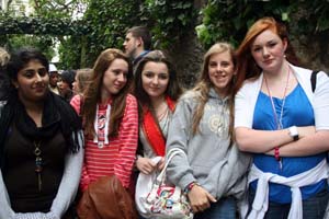 PCHS Paris 2009 01 People 084