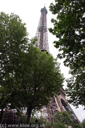 PCHS Paris 2009 03 Eiffel Tower 001