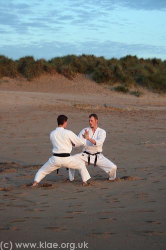 Newcastle Shotokai Dawn Practice 19072009 027