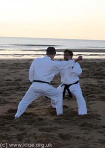 Newcastle Shotokai Dawn Practice 19072009 076